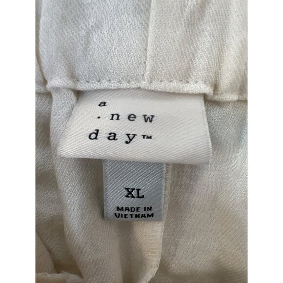 A New Day XL Cream Baggy shorts with waist Tie Paperbag NEW WITH TAGS - Picture 3 of 8